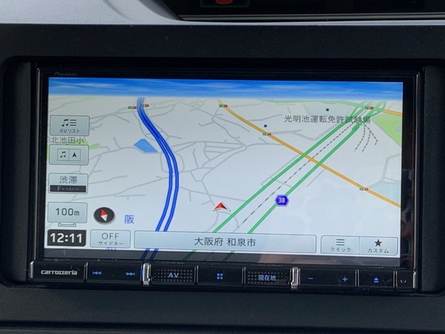 PIONEERの「AVIC-RZ711」が付いています