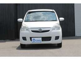 ダイハツミラ4WDです。きれいな白です。