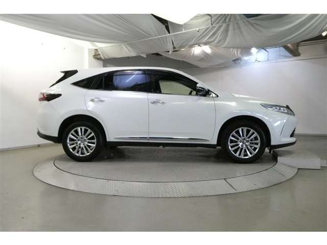 大切な愛車に当店自慢のガードコスメ・CPCなどのボディーコーティングはいかがでしょうか？