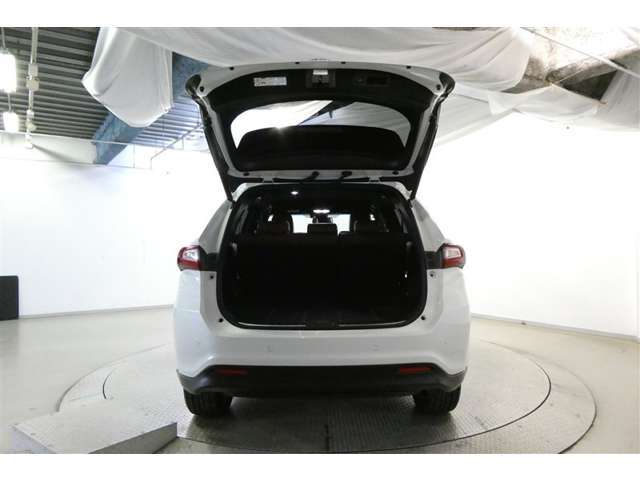 バックドアは上開きで便利です！