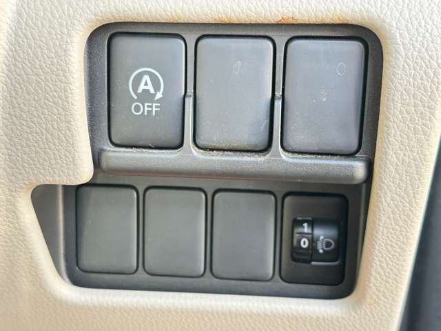 重い荷物で車体の後ろが沈んだ時に、ライトの照らす方向を修正することが出来るライトレベライザー！対向車からパッシングされなくて済みます