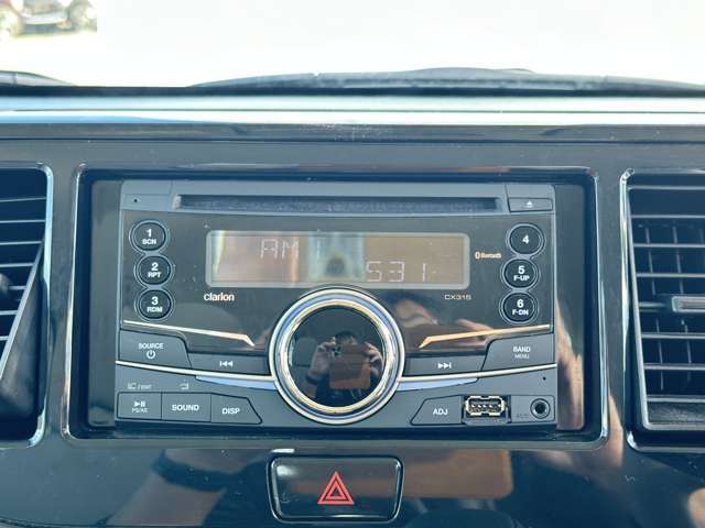 クラリオン製のCDオーディオ