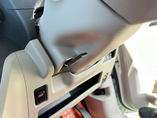 ハンドルの移置をお好みに合わせて上下可能なチルトステアリング