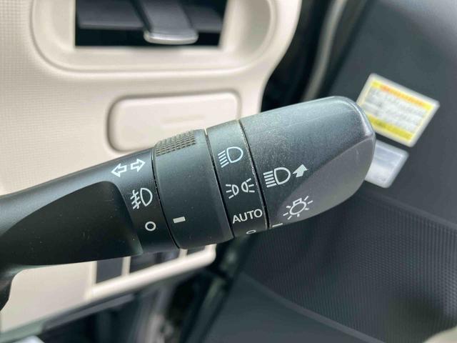 3.「認定中古車カルテ」は、走行距離や修復歴に加えてキズ・凹みの有無・状態や消耗品の交換、過去の整備状況がわかります。