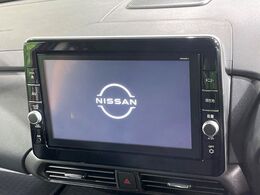 【純正9インチナビ】人気の純正ナビを装備しております。ナビの使いやすさはもちろん、オーディオ機能も充実！キャンプや旅行はもちろん、通勤や買い物など普段のドライブも楽しくなるはず♪