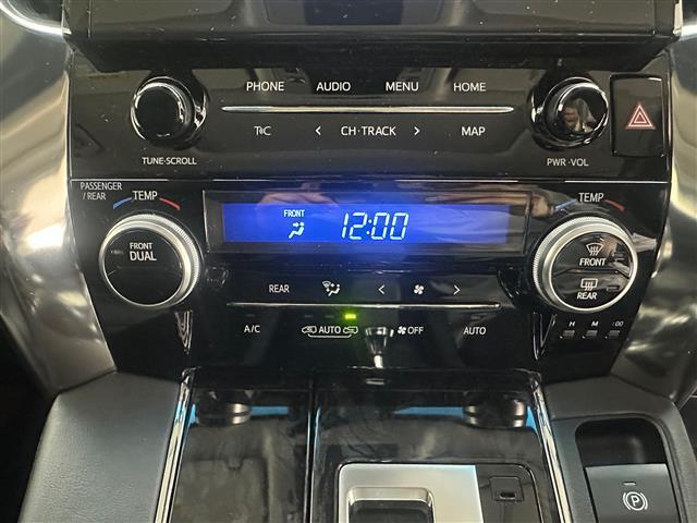 【運転席操作部】快適なドライブを楽しむための機能が装備されています！運転席から触れるので、使いやすいです！除菌プランいれていただくと、さらに清潔で安心していただけます！