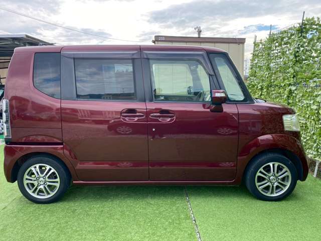 当社ではご納車前に撥水コートを実施致しております！ボディを磨き、撥水コーティングまでするので