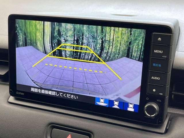 【バックカメラ】駐車時に後方がリアルタイム映像で確認できます。大型商業施設や立体駐車場での駐車時や、夜間のバック時に大活躍！運転スキルに関わらず、今や必須となった装備のひとつです！