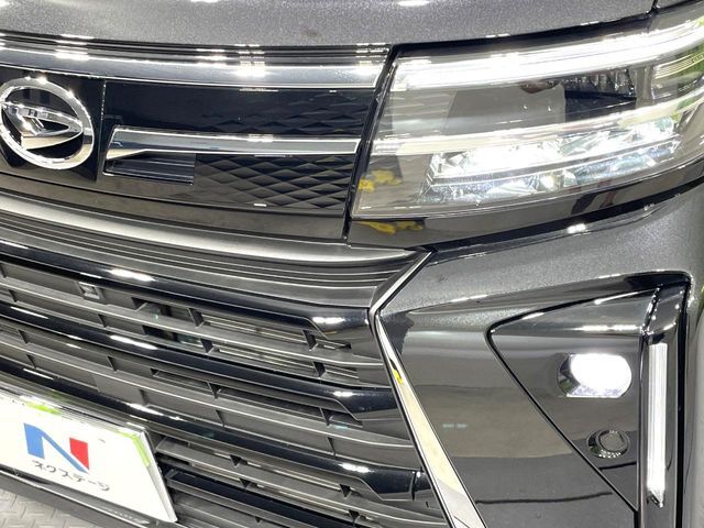 【LEDヘッドライト】悪天候や夜間走行時も良好な視界を確保し安心して運転できる高輝度LEDヘッドライトを装備！点灯速度が早く、消費電力も抑えられています。