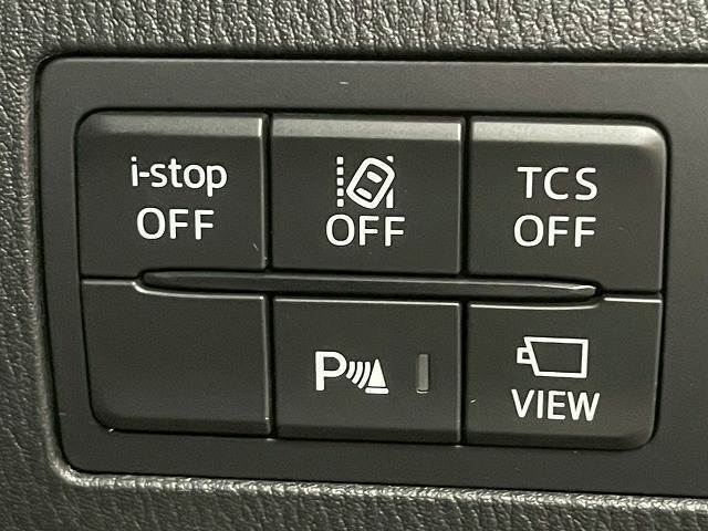 【レーンディパーチャーアラート】車両がレーンを認識し、跨いだ際やはみ出してそうな場合に、警告音でお知らせします。