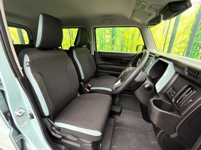 運転席シート廻りは使用感も少なく、良好な状態となっています。丁寧に使われていたことがよくわかりますね。