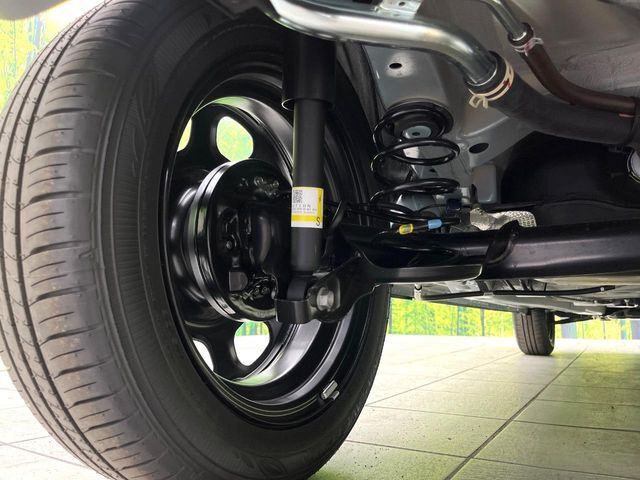 お車を安心してお乗りいただく為には、足回りの定期点検が欠かせません。サービスサポート（有償保証）では無料点検もご提供しており、安心のカーライフをお過ごしいただけるサポート体制が整っています。