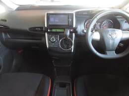 ご納車後も安心なプレミアム保証をご提案いたします。ナビや電装品、エアコンなども含めた600項目の充実した保証内容と安心のロードサービス付帯でサポートいたします。詳細はお尋ねください。