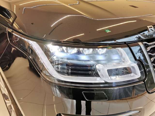 【プレミアムLEDヘッドライトシグネチャーDRL】デイタイムラーニングライト機能付きのLEDヘッドライトですデイライトにより昼間の視認性も上がりもらい事故などの減少につながります。
