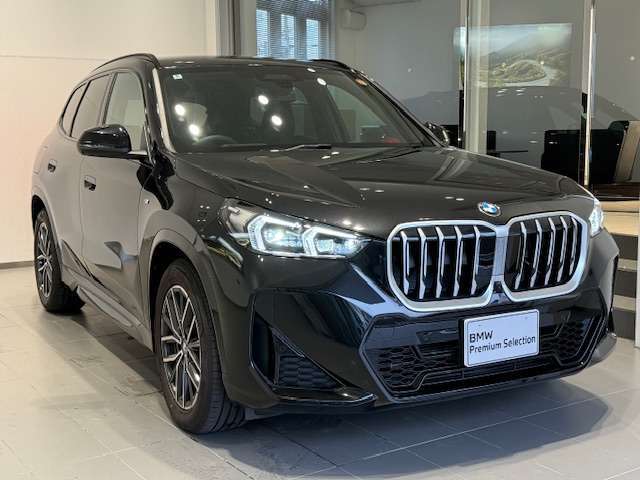 【XDrive】強大なパワーをXdriveシステムが瞬時に理想的な可変配分を行い、かつてない安心・快適・スポーティな走りを約束します。走行状況に応じてトルク配分を最適化してくれる優れものです！