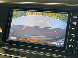【バックカメラ】駐車時に後方がリアルタイム映像で確認できます。大型商業施設や立体駐車場での駐車時や、夜間のバック時に大活躍！運転スキルに関わらず、今や必須となった装備のひとつです！