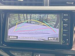【バックカメラ】駐車時に後方がリアルタイム映像で確認できます。大型商業施設や立体駐車場での駐車時や、夜間のバック時に大活躍！運転スキルに関わらず、今や必須となった装備のひとつです！