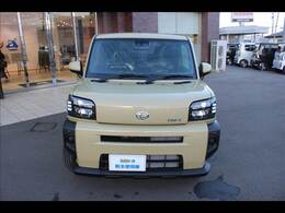 広い展示場には目移りしちゃうくらい軽・届出済未使用車が展示されてます