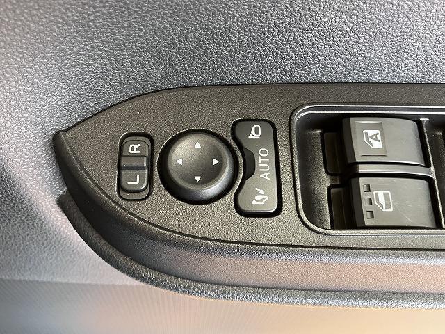 電動格納ミラー、パワーウインドウ