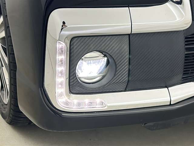 【ライト・ランプ】『ライト/ランプ周辺』の画像になります。写真の内容に関してご不明点、ご質問等がございましたらお気軽にガリバー店舗までお問い合わせください。