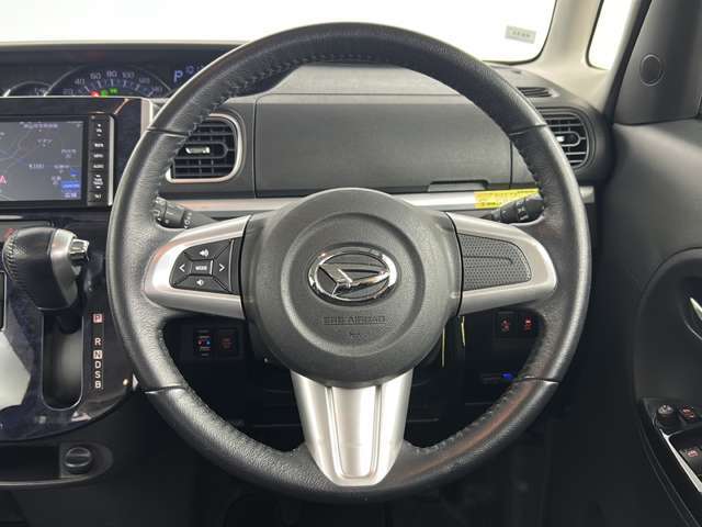 【ハンドル】『ハンドル/ステアリング』の画像になります。写真の内容に関してご不明点、ご質問等がございましたらお気軽にガリバー店舗までお問い合わせください。