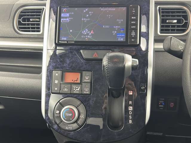 【シフトレバー】『シフトレバー』の画像になります。写真の内容に関してご不明点、ご質問等がございましたらお気軽にガリバー店舗までお問い合わせください。