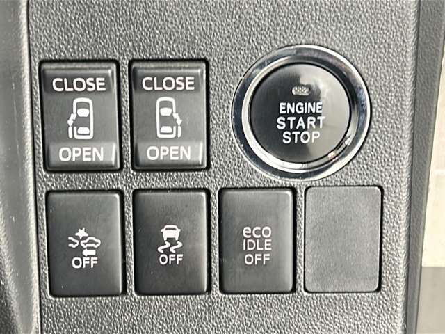 【運転席操作部】『運転席周辺の装備』の画像になります。快適なドライブを楽しむための機能が装備されています！運転席から触れるので使いやすいです！