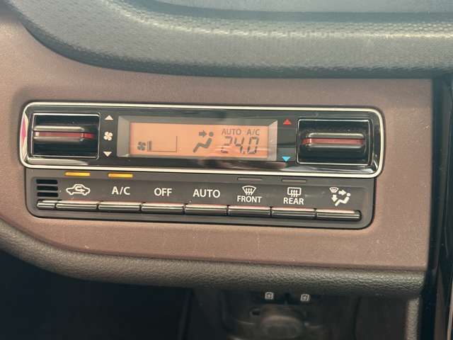 充実のカフェも併設しておりますので、楽しくお車をお探しいただけます！