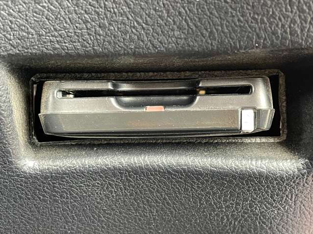 「ETC車載器」　料金所での通行券の受け取りや料金の支払いのための、一時停止や現金のやりとりが不要♪停車が不要になることによる渋滞緩和にも威力を発揮します♪セットアップもカーチスにお任せください♪