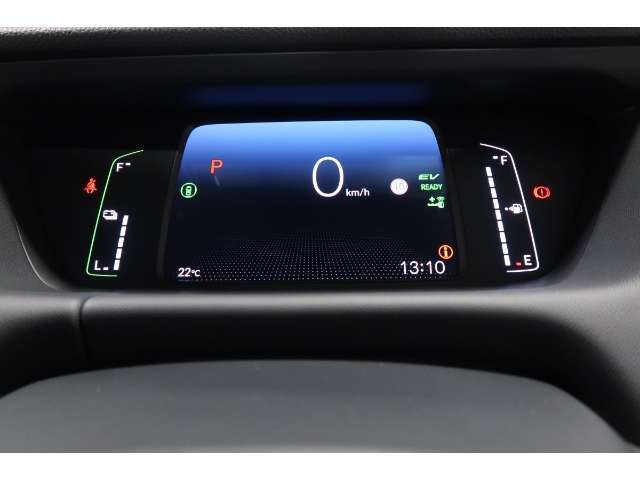 視認性、認識性にこだわった、7インチの大型カラー液晶メーターを採用。速度は読み取りやすいよう数字で大きく表示します！