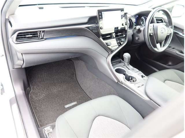 高品質カークリーニング ピカピCar 外装・内装、岐阜トヨペットの専門スタッフがシートもカーペットも綺麗に洗浄済み！プロの仕上げを是非ご確認下さいませ。