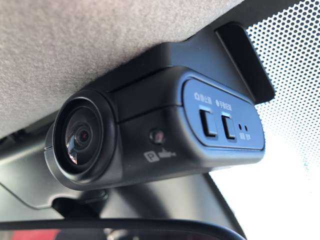 車内や、車側面、リヤガラス越しの後方撮影が可能です♪