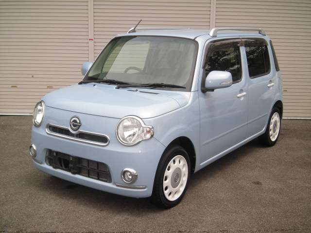当店の車は安いからと言って現状販売ではありません♪こんな価格でも点検整備、そして1ヶ月1000キロの無料保証付きです♪そこが格安車を扱う他社と違うところであると自負しております。