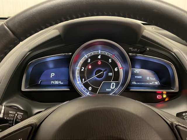 【スピードメーター】走行時でも安全に車の状況を確認することができます！