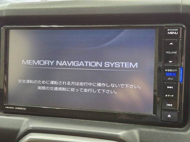 ナビ　フルセグ　バックカメラ　Bluetooth　DVD/CD　再生