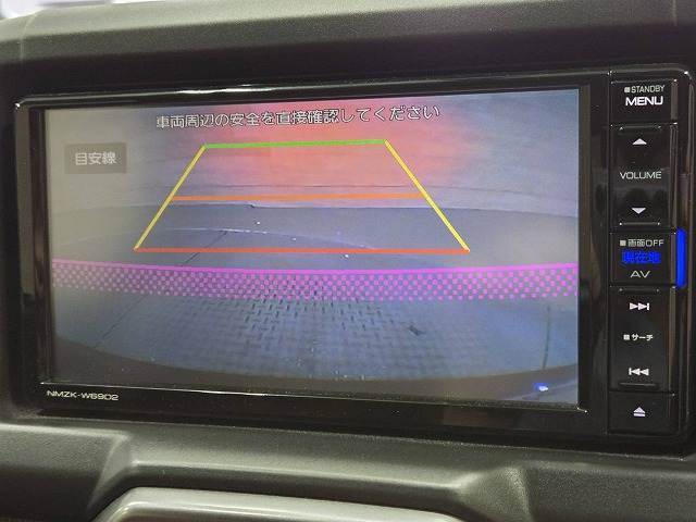 【バックモニター】を装備で駐車が苦手な方でも安心です。
