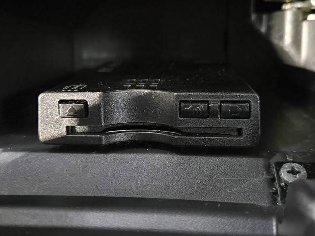 【ETC】で高速道路もスムーズに乗り降り可能で、ご納車直後からの遠距離ドライブも可能です。