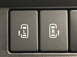 【両側パワースライドドア】スマートキーや運転席のスイッチで後席両側スライドドアの開閉が可能♪電動だから力を入れてドアを開ける必要が無く、小さなお子様でも簡単に開け閉めでき快適です♪