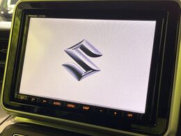 【純正8型ナビ】人気の純正ナビを装備しております。ナビの使いやすさはもちろん、オーディオ機能も充実！キャンプや旅行はもちろん、通勤や買い物など普段のドライブも楽しくなるはず♪