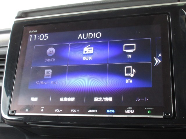 ナビゲーションはギャザズ9インチメモリーナビ（VXM-217VFNi）を装着しております。AM、FM、CD、DVD再生、Bluetooth、音楽録音再生、フルセグTVがご使用いただけます。