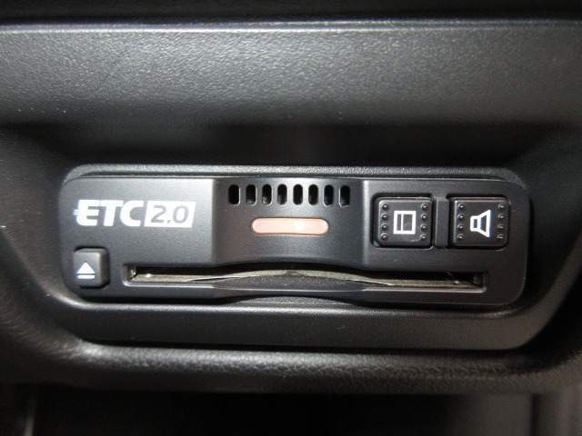 今や必需品のETCが付いています！ETCを使えば土日祝日割や深夜割などのメリットを受けることができます。（※注、ETCセットアップ費用は含まれておりません。別途必要となります。