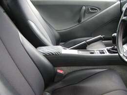 シートはカバーが着いております。室内も綺麗です。