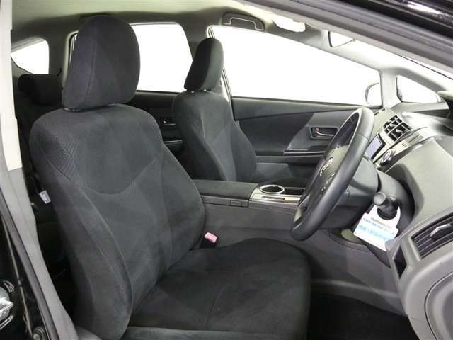 落ち着いた佇まいで座り心地の良いファブリックシートです。