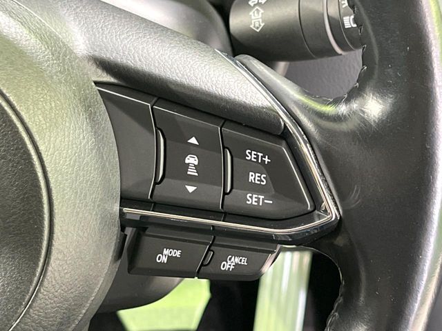 【マツダ・レーダークルーズコントロール】高速道路での長距離走行が楽に！自動で速度を保つクルーズコントロールが、衝突軽減システムと連携し、前方の車両を感知して車間を保つように速度調節してくれます！！