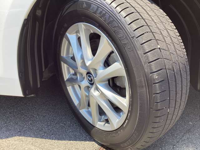 純正16インチアルミホイールでスタイルバッチリ！205/60R16タイヤです