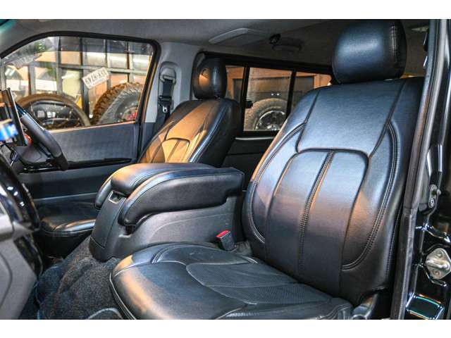 運転席＆助手席☆レザー調シートカバー☆