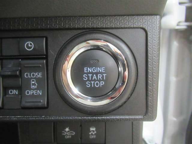 プッシュスタートで鍵を差し込まなくてもエンジンをかけられます！
