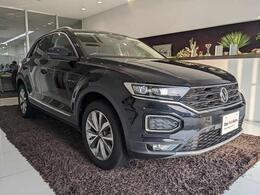 外装は、専任のスタッフが真心込めて丁寧にワックス磨きをしておりますので、ピカピカに仕上がっております。