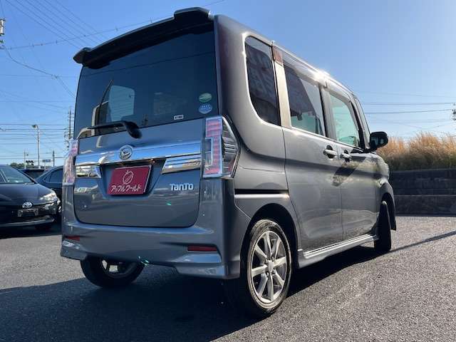 大きなへこみ、擦り傷などはございません！全体的にオススメできる良質なお車です。是非一度ご来店いただきお客様の厳しい目でお確かめ下さい☆