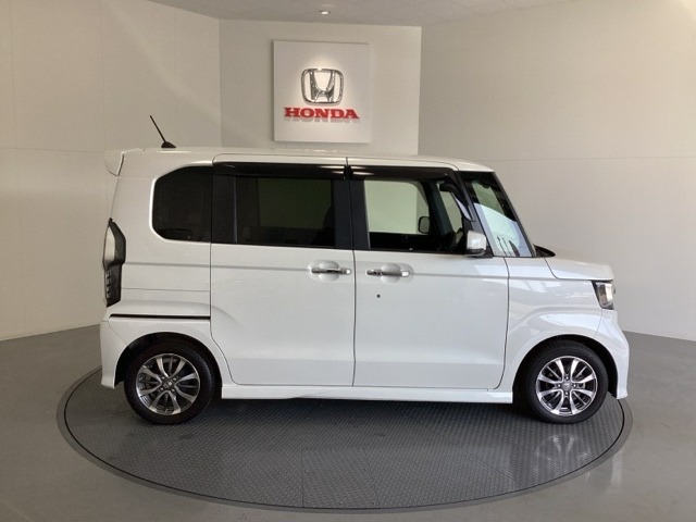 購入後も自社指定整備工場完備でお客様の愛車をしっかりサポート致します！御納車時には安全かつ安心してお乗り頂けるようホンダ専門知識を持つ整備スタッフが点検・整備・装備も説明をしてお渡ししております。